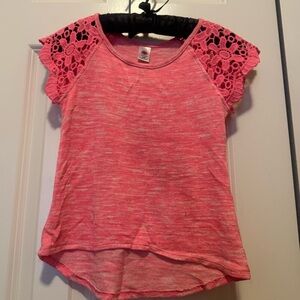 🌸✨ Total Girl Pink Lightweight Sweater Top – Girls Size Small – Ruffle Sleeve